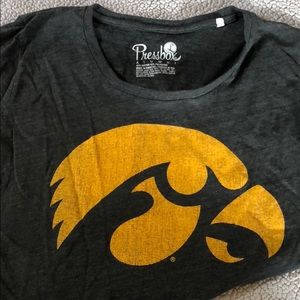Hawkeyes T-shirt size Large